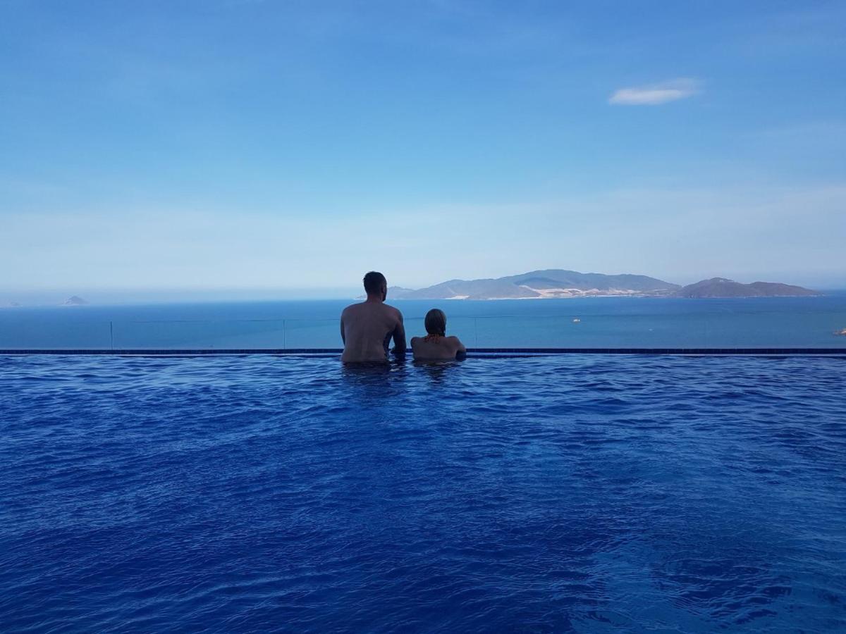 Ferienwohnung Scenia Bay Oceanfront By Housing Nha Trang Exterior foto