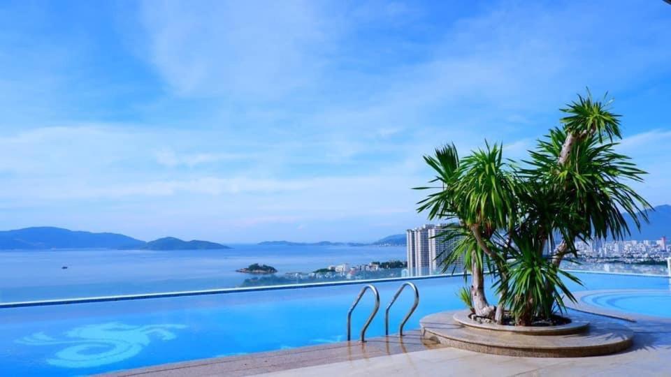 Ferienwohnung Scenia Bay Oceanfront By Housing Nha Trang Exterior foto