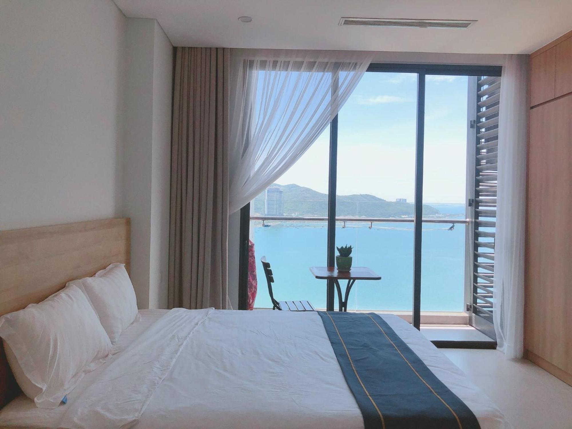 Ferienwohnung Scenia Bay Oceanfront By Housing Nha Trang Exterior foto
