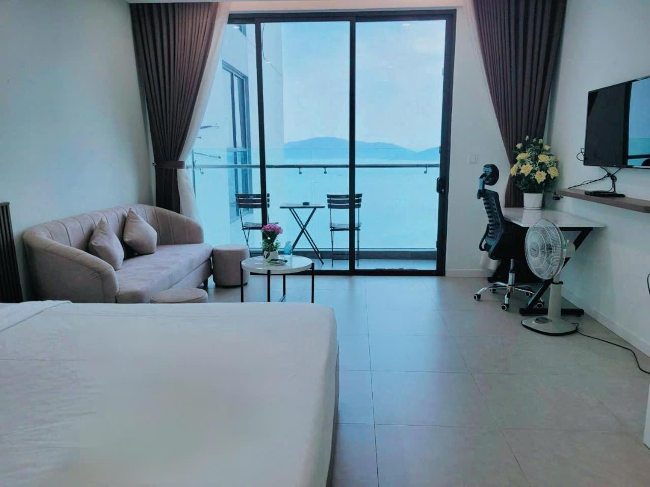 Ferienwohnung Scenia Bay Oceanfront By Housing Nha Trang Exterior foto