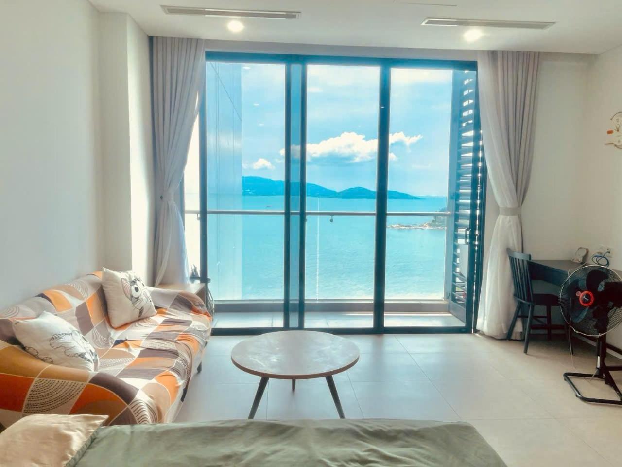 Ferienwohnung Scenia Bay Oceanfront By Housing Nha Trang Exterior foto