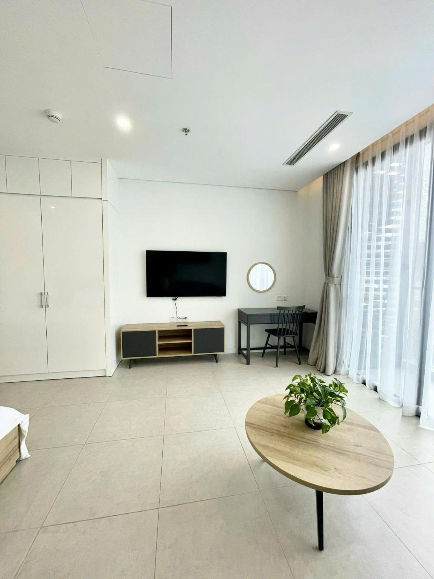 Ferienwohnung Scenia Bay Oceanfront By Housing Nha Trang Exterior foto