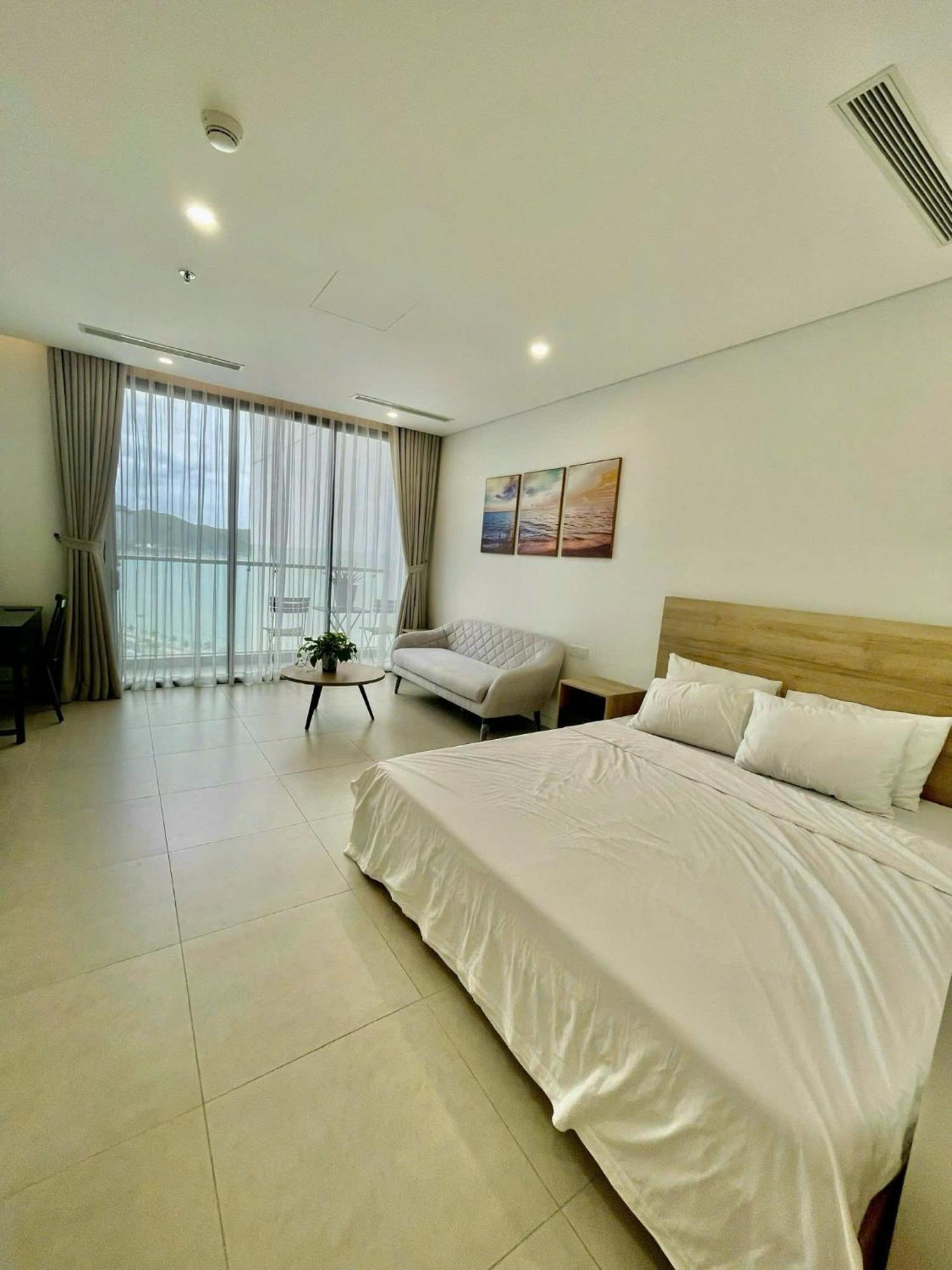 Ferienwohnung Scenia Bay Oceanfront By Housing Nha Trang Exterior foto