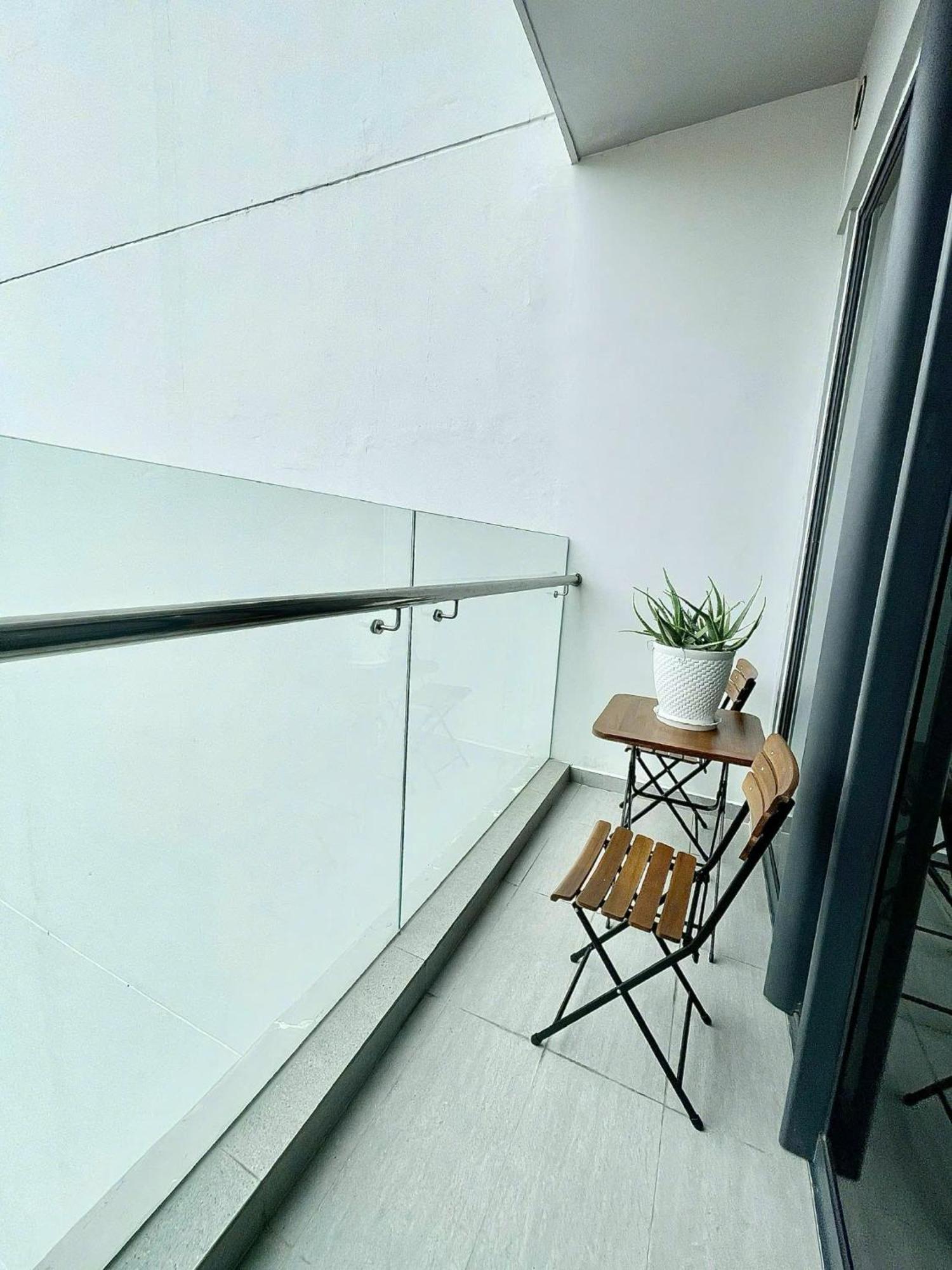 Ferienwohnung Scenia Bay Oceanfront By Housing Nha Trang Exterior foto