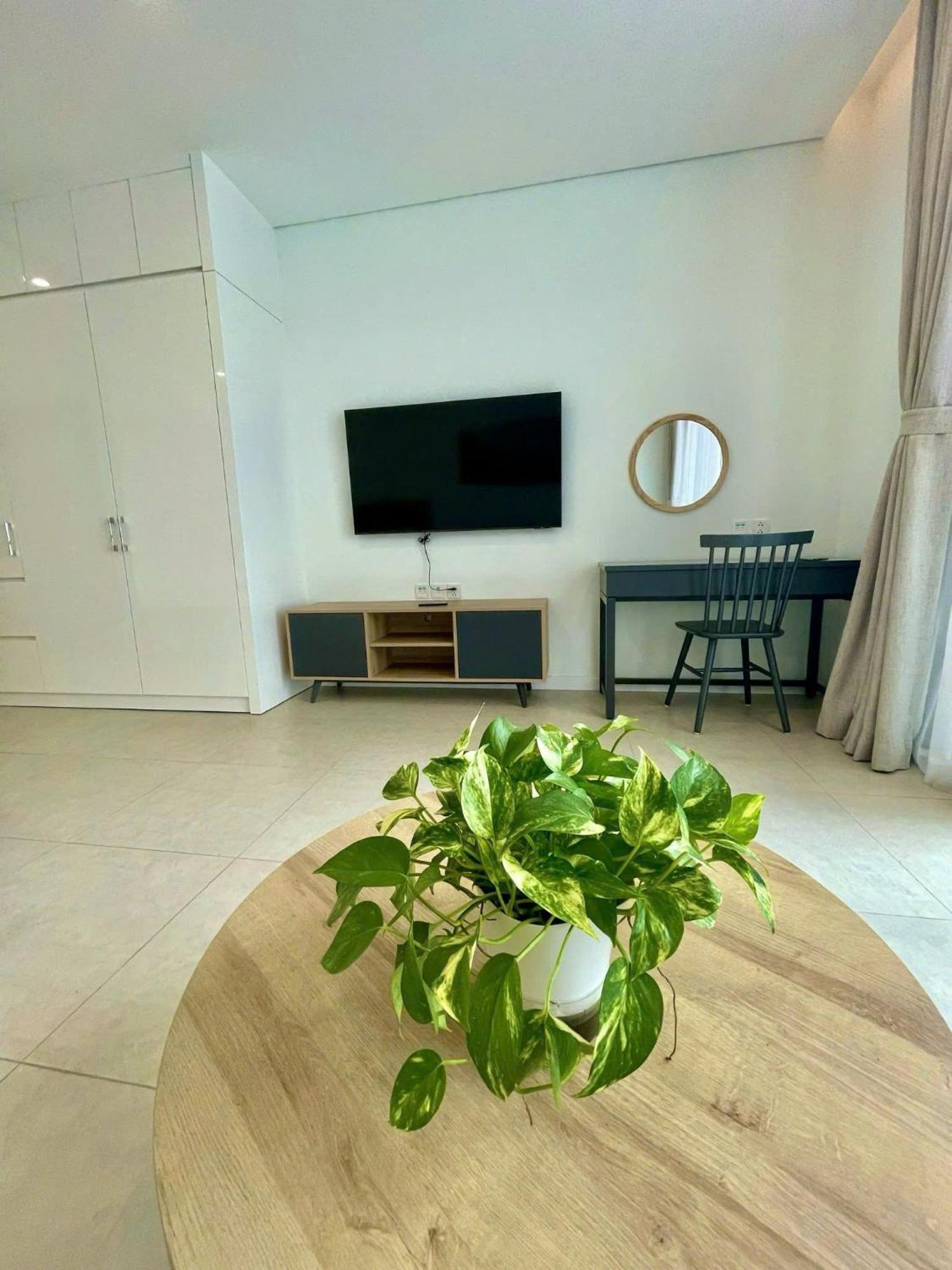 Ferienwohnung Scenia Bay Oceanfront By Housing Nha Trang Exterior foto