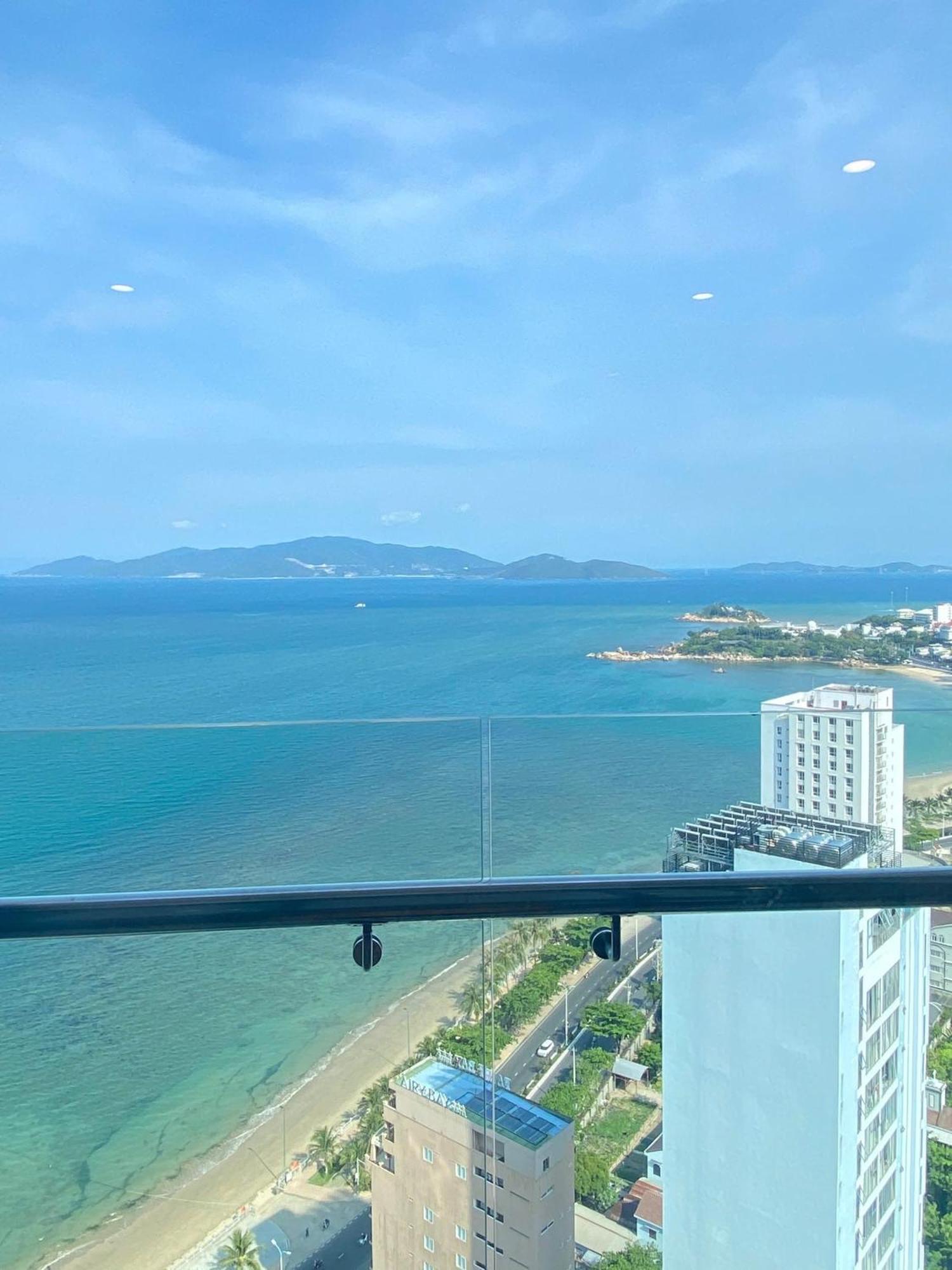 Ferienwohnung Scenia Bay Oceanfront By Housing Nha Trang Exterior foto
